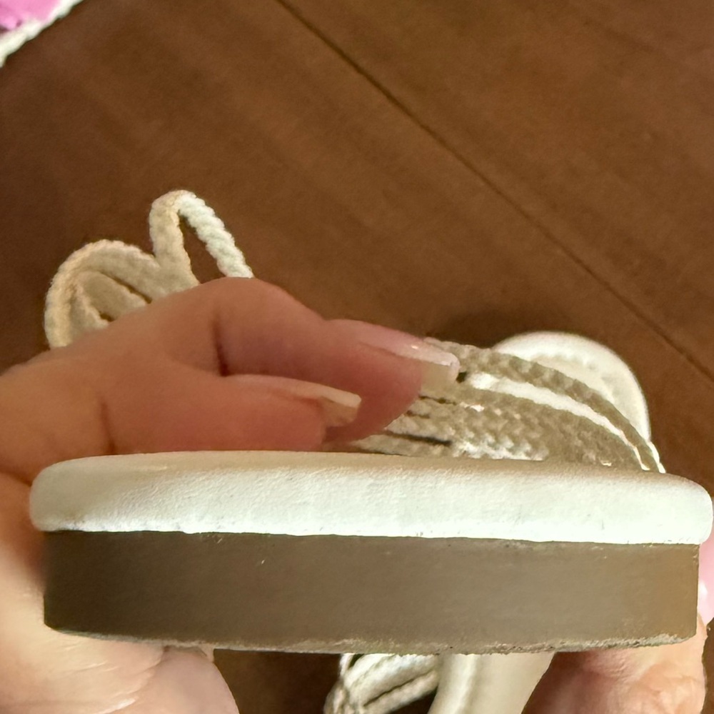EUC Talbots Women's White Braided Sandals SZ 9 - Picture 14 of 15
